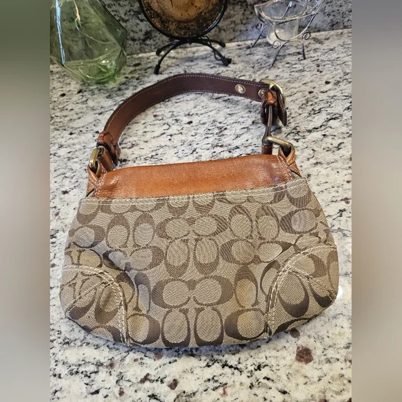 Vintage Coach Brown and Tan Signature Shoulder Bag - Picture 8 of 11